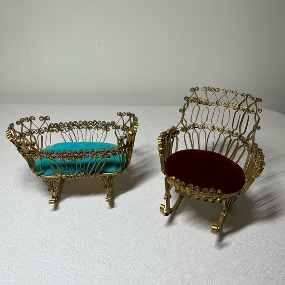 Vintage TRAMP ART QUILLING Doll Furniture
or pincushions. folk tin can ART - Picture 2 of 6